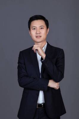 劉良坤職業照 (1).jpg